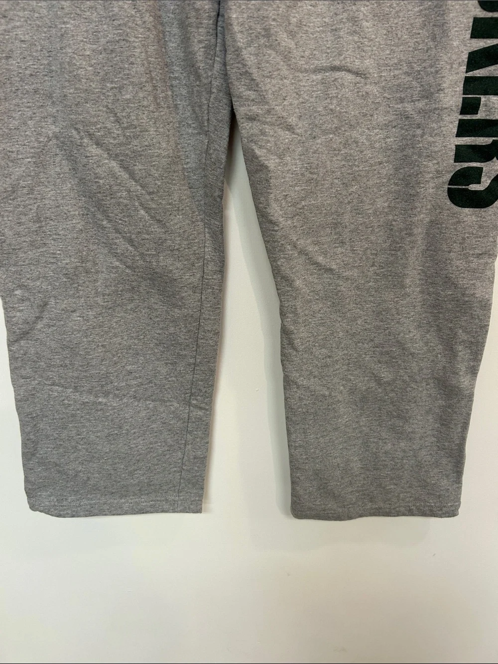 Gray Packers Graphic Sweatpants with Side Logo